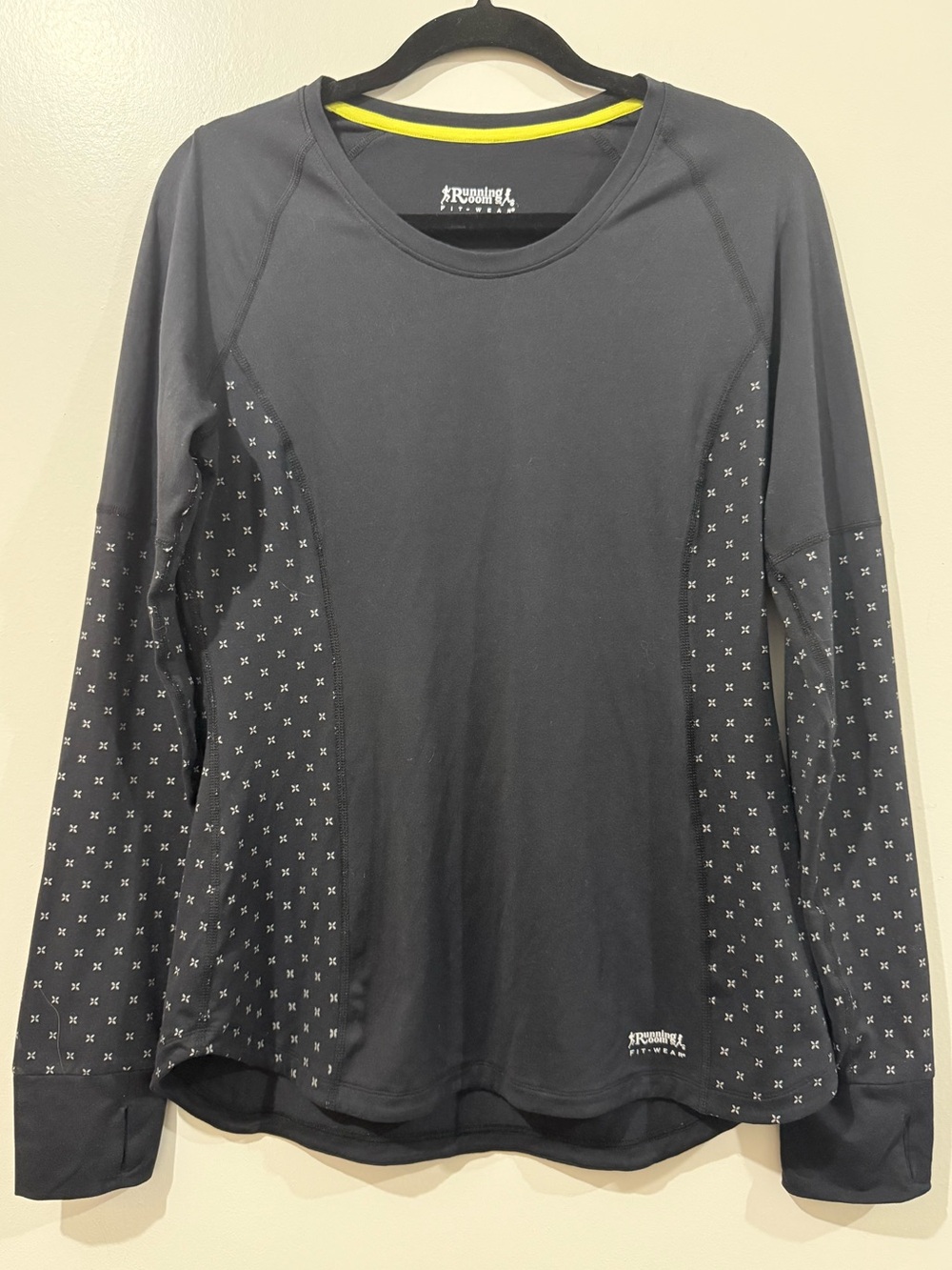 Running Room Womenās Long-Sleeve Active Top Base Layer ā Size Large Black